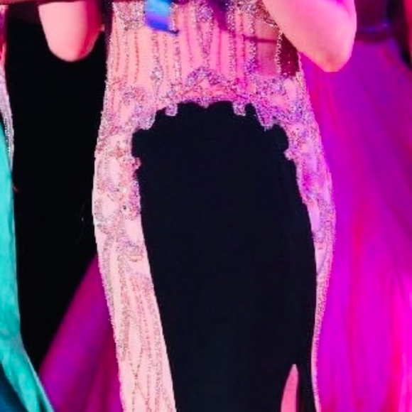 COPY - Swarovski crystal evening gown size 4 - Picture 15 of 16